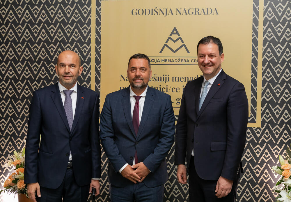 <p>Asocijacija menadžera Crne Gore (AMM) dodijelila je godišnje nagrade najuspješnijim menadžerima i preduzetnicima za 2022. godinu.</p>  <p> </p>