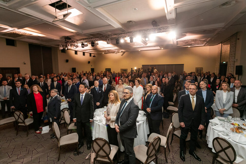 <p>Asocijacija menadžera Crne Gore (AMM) dodijelila je godišnje nagrade najuspješnijim menadžerima i preduzetnicima za 2022. godinu.</p>  <p> </p>