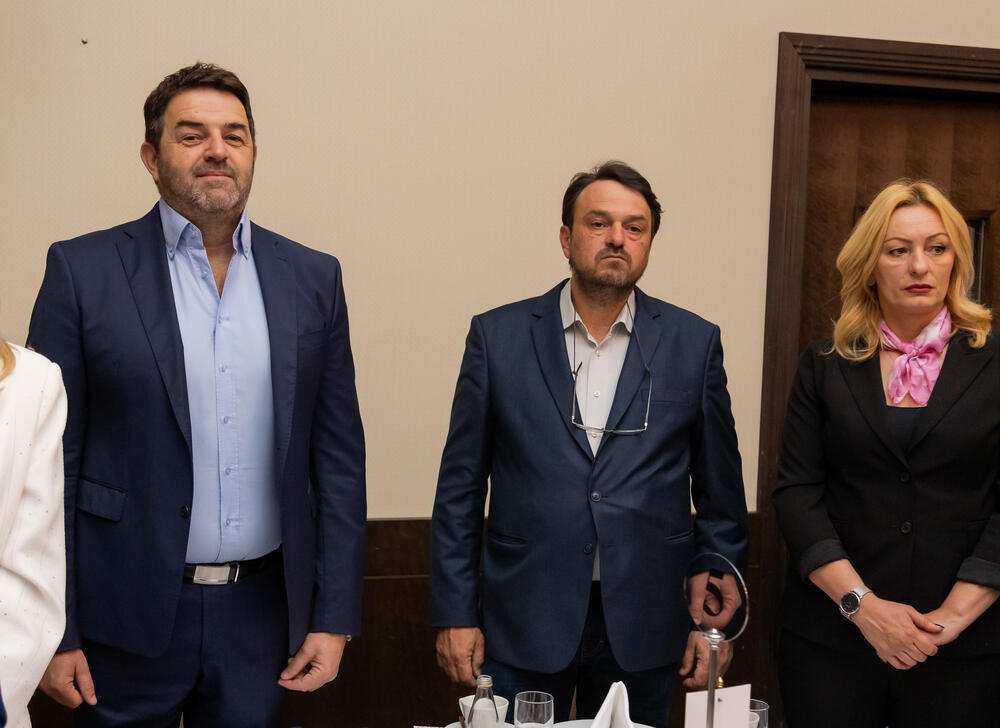 <p>Asocijacija menadžera Crne Gore (AMM) dodijelila je godišnje nagrade najuspješnijim menadžerima i preduzetnicima za 2022. godinu.</p>  <p> </p>