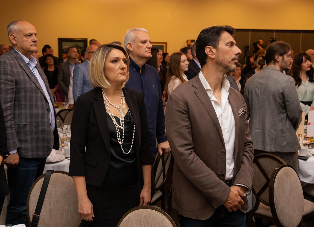 <p>Asocijacija menadžera Crne Gore (AMM) dodijelila je godišnje nagrade najuspješnijim menadžerima i preduzetnicima za 2022. godinu.</p>  <p> </p>