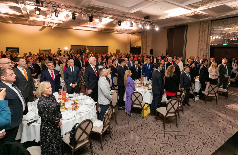 <p>Asocijacija menadžera Crne Gore (AMM) dodijelila je godišnje nagrade najuspješnijim menadžerima i preduzetnicima za 2022. godinu.</p>  <p> </p>