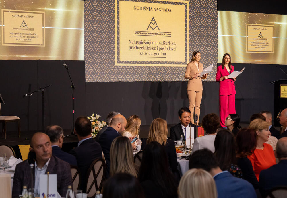 <p>Asocijacija menadžera Crne Gore (AMM) dodijelila je godišnje nagrade najuspješnijim menadžerima i preduzetnicima za 2022. godinu.</p>  <p> </p>