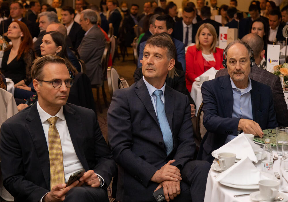 <p>Asocijacija menadžera Crne Gore (AMM) dodijelila je godišnje nagrade najuspješnijim menadžerima i preduzetnicima za 2022. godinu.</p>  <p> </p>