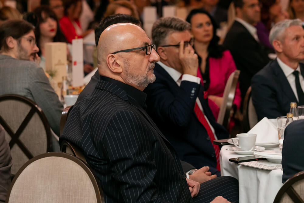 <p>Asocijacija menadžera Crne Gore (AMM) dodijelila je godišnje nagrade najuspješnijim menadžerima i preduzetnicima za 2022. godinu.</p>  <p> </p>