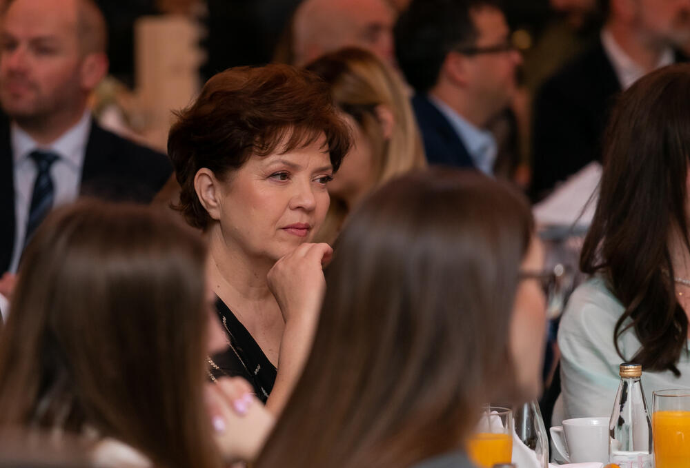 <p>Asocijacija menadžera Crne Gore (AMM) dodijelila je godišnje nagrade najuspješnijim menadžerima i preduzetnicima za 2022. godinu.</p>  <p> </p>