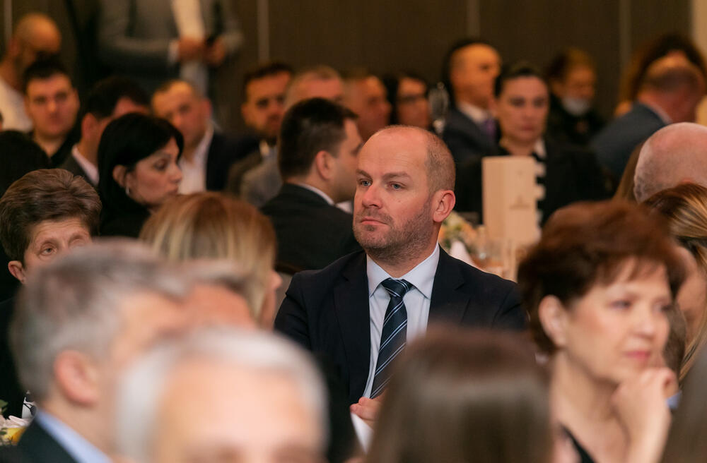 <p>Asocijacija menadžera Crne Gore (AMM) dodijelila je godišnje nagrade najuspješnijim menadžerima i preduzetnicima za 2022. godinu.</p>  <p> </p>