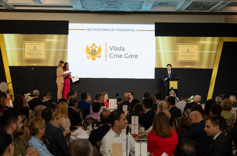 <p>Asocijacija menadžera Crne Gore (AMM) dodijelila je godišnje nagrade najuspješnijim menadžerima i preduzetnicima za 2022. godinu.</p>  <p> </p>