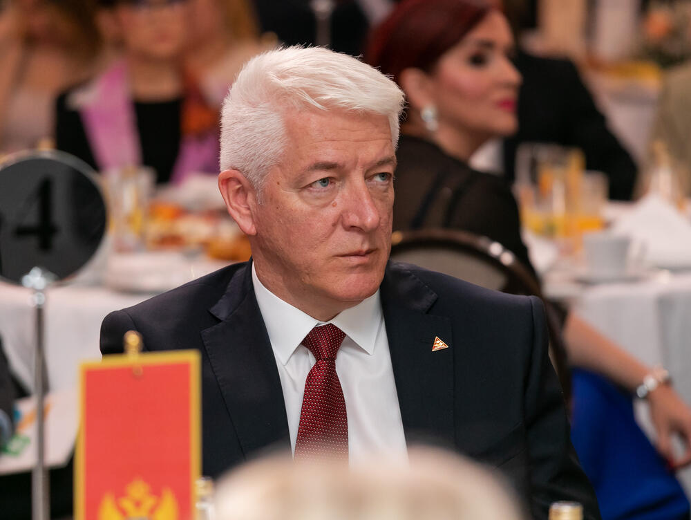 <p>Asocijacija menadžera Crne Gore (AMM) dodijelila je godišnje nagrade najuspješnijim menadžerima i preduzetnicima za 2022. godinu.</p>  <p> </p>