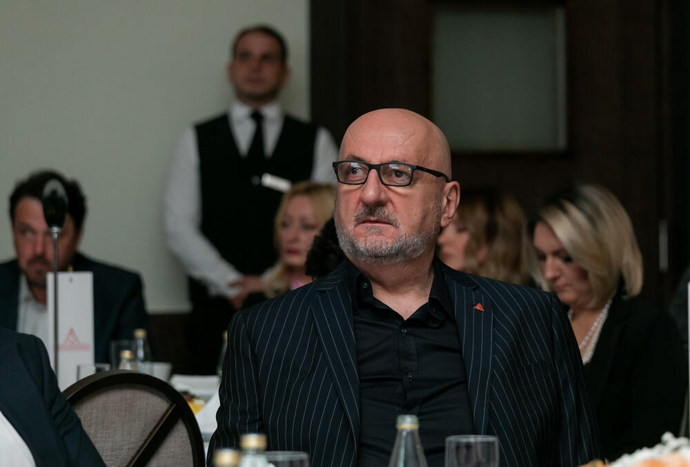 <p>Asocijacija menadžera Crne Gore (AMM) dodijelila je godišnje nagrade najuspješnijim menadžerima i preduzetnicima za 2022. godinu.</p>  <p> </p>