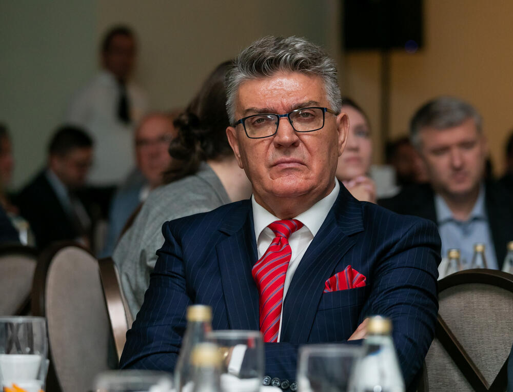 <p>Asocijacija menadžera Crne Gore (AMM) dodijelila je godišnje nagrade najuspješnijim menadžerima i preduzetnicima za 2022. godinu.</p>  <p> </p>