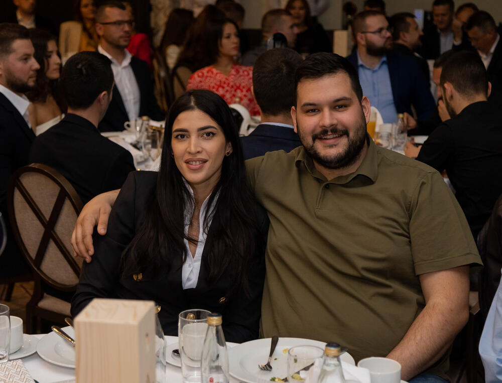 <p>Asocijacija menadžera Crne Gore (AMM) dodijelila je godišnje nagrade najuspješnijim menadžerima i preduzetnicima za 2022. godinu.</p>  <p> </p>