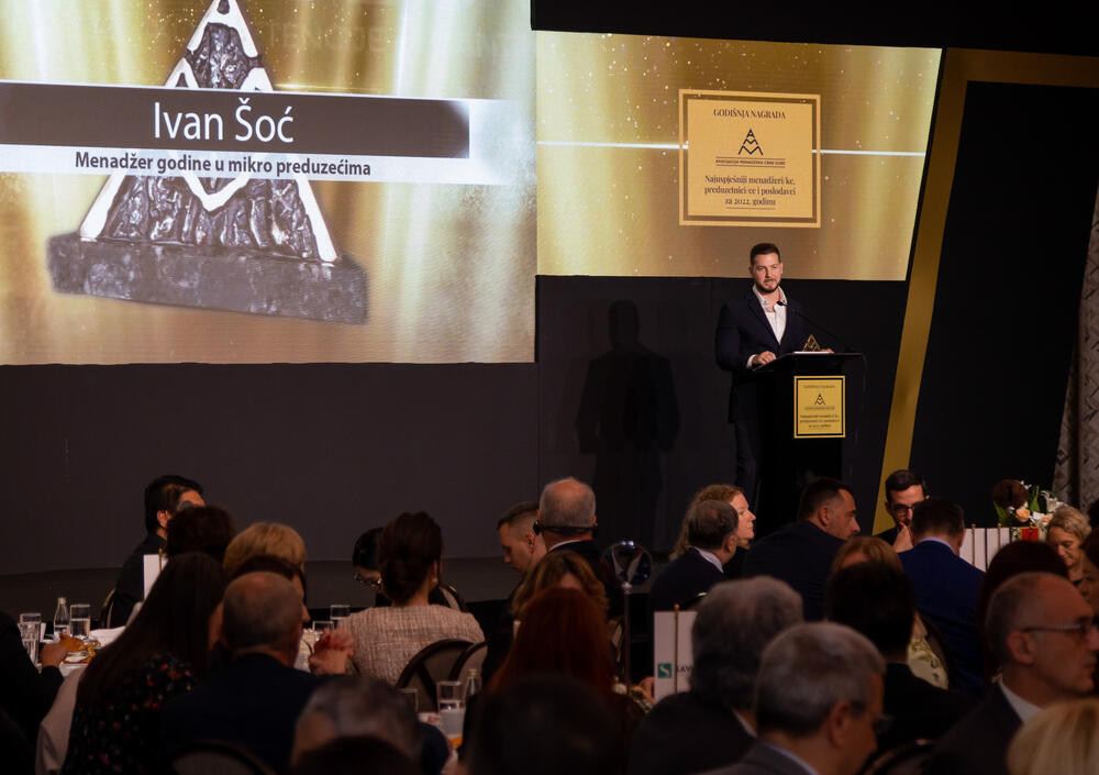 <p>Asocijacija menadžera Crne Gore (AMM) dodijelila je godišnje nagrade najuspješnijim menadžerima i preduzetnicima za 2022. godinu.</p>  <p> </p>