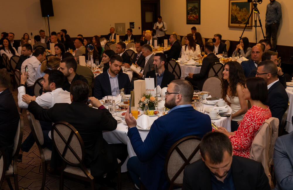 <p>Asocijacija menadžera Crne Gore (AMM) dodijelila je godišnje nagrade najuspješnijim menadžerima i preduzetnicima za 2022. godinu.</p>  <p> </p>