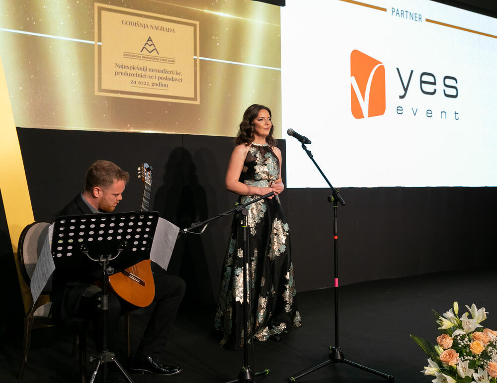 <p>Asocijacija menadžera Crne Gore (AMM) dodijelila je godišnje nagrade najuspješnijim menadžerima i preduzetnicima za 2022. godinu.</p>  <p> </p>