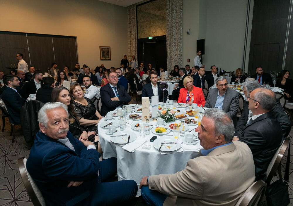 <p>Asocijacija menadžera Crne Gore (AMM) dodijelila je godišnje nagrade najuspješnijim menadžerima i preduzetnicima za 2022. godinu.</p>  <p> </p>