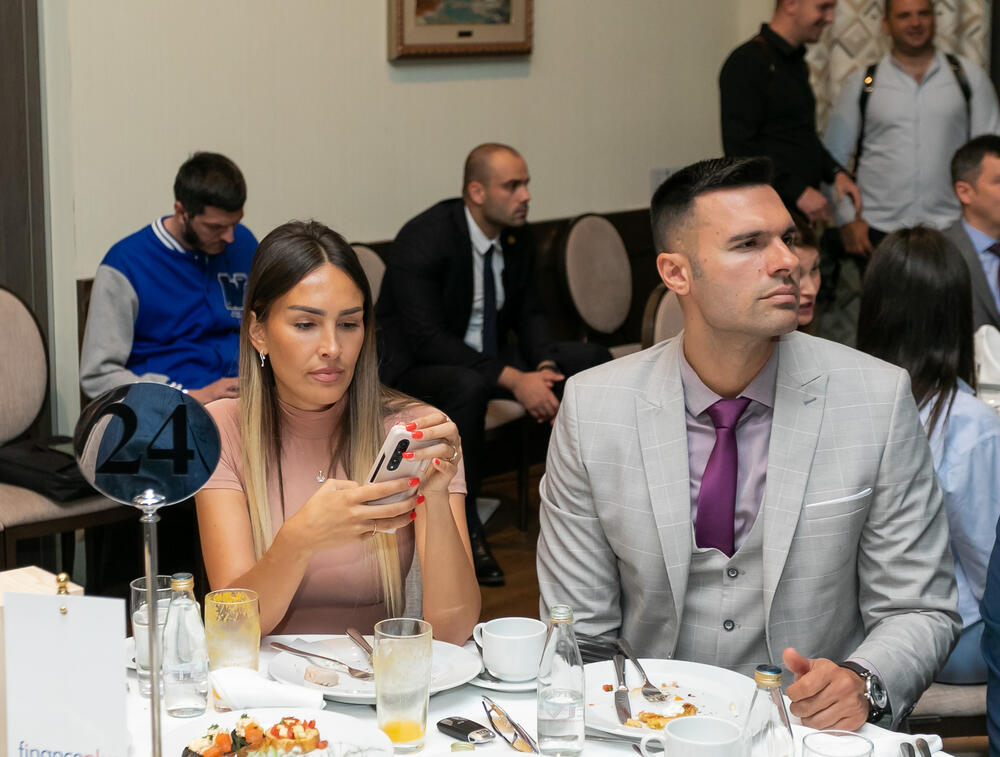 <p>Asocijacija menadžera Crne Gore (AMM) dodijelila je godišnje nagrade najuspješnijim menadžerima i preduzetnicima za 2022. godinu.</p>  <p> </p>