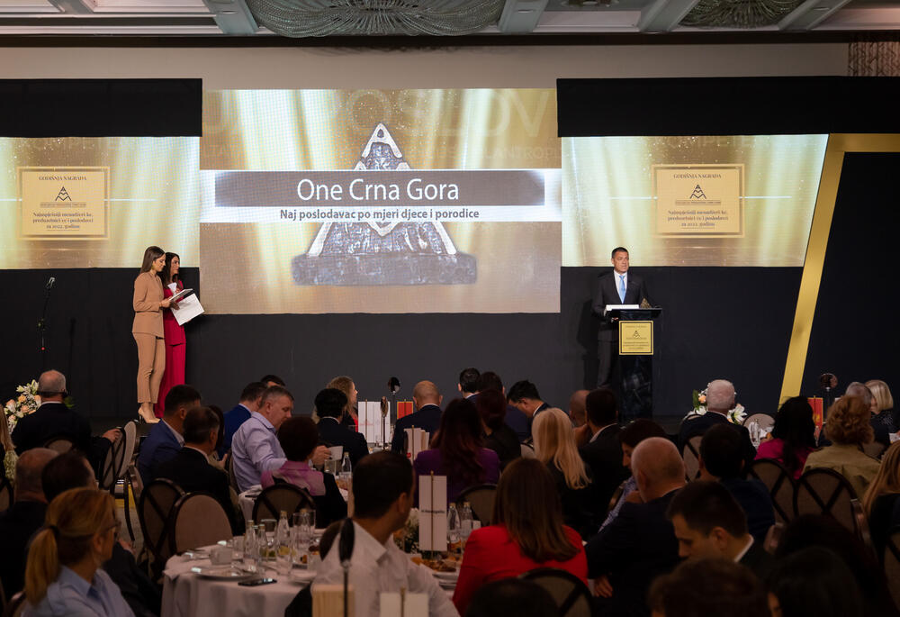 <p>Asocijacija menadžera Crne Gore (AMM) dodijelila je godišnje nagrade najuspješnijim menadžerima i preduzetnicima za 2022. godinu.</p>  <p> </p>