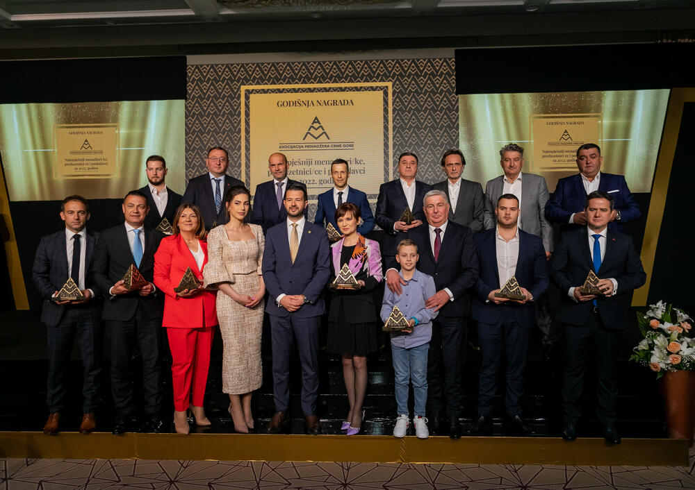<p>Asocijacija menadžera Crne Gore (AMM) dodijelila je godišnje nagrade najuspješnijim menadžerima i preduzetnicima za 2022. godinu.</p>  <p> </p>