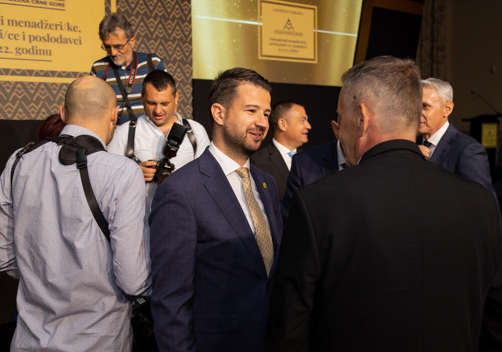 <p>Asocijacija menadžera Crne Gore (AMM) dodijelila je godišnje nagrade najuspješnijim menadžerima i preduzetnicima za 2022. godinu.</p>  <p> </p>