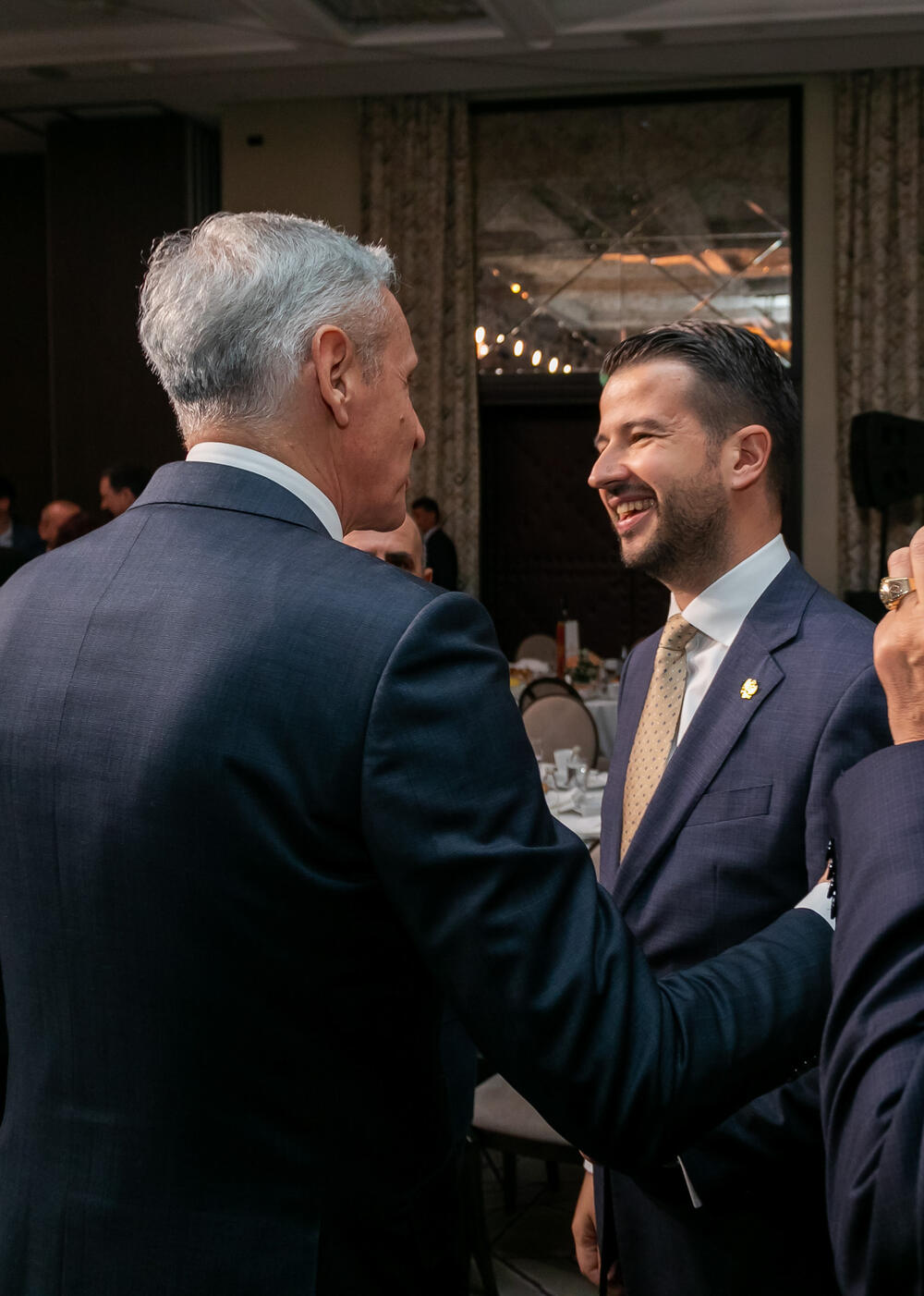 <p>Asocijacija menadžera Crne Gore (AMM) dodijelila je godišnje nagrade najuspješnijim menadžerima i preduzetnicima za 2022. godinu.</p>  <p> </p>