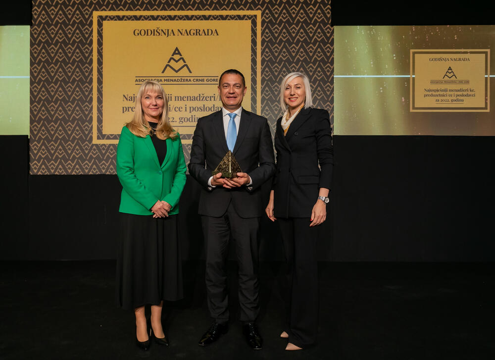 <p>Asocijacija menadžera Crne Gore (AMM) dodijelila je godišnje nagrade najuspješnijim menadžerima i preduzetnicima za 2022. godinu.</p>  <p> </p>
