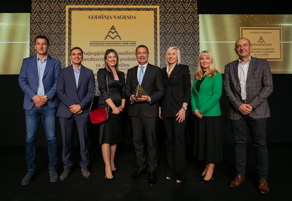 <p>Asocijacija menadžera Crne Gore (AMM) dodijelila je godišnje nagrade najuspješnijim menadžerima i preduzetnicima za 2022. godinu.</p>  <p> </p>
