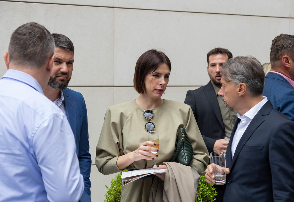 <p>Asocijacija menadžera Crne Gore (AMM) dodijelila je godišnje nagrade najuspješnijim menadžerima i preduzetnicima za 2022. godinu.</p>  <p> </p>