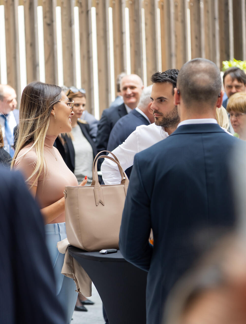 <p>Asocijacija menadžera Crne Gore (AMM) dodijelila je godišnje nagrade najuspješnijim menadžerima i preduzetnicima za 2022. godinu.</p>  <p> </p>