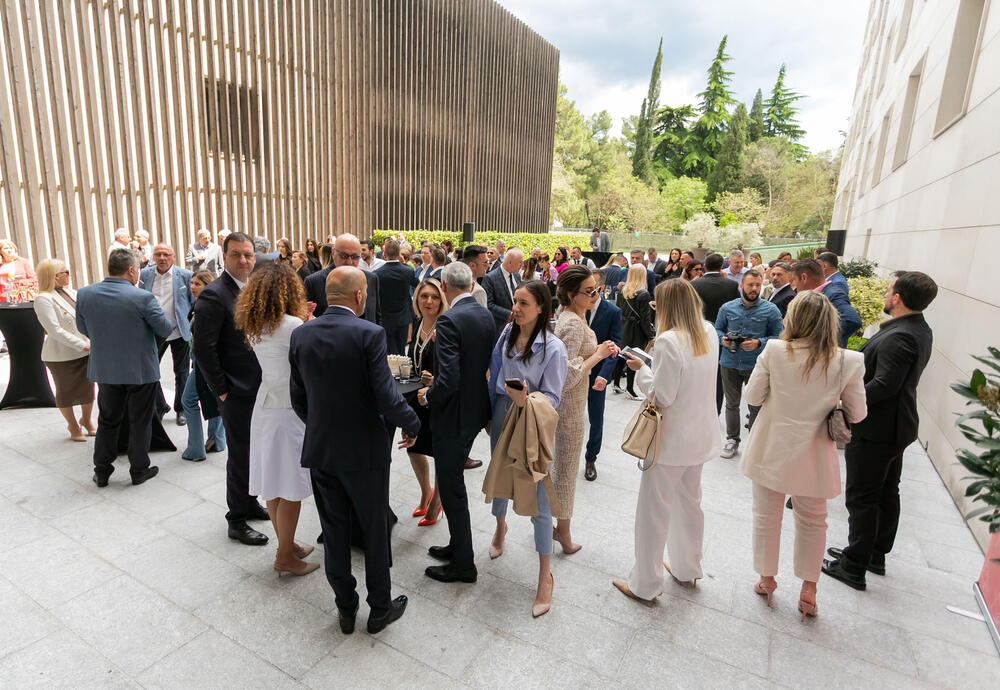 <p>Asocijacija menadžera Crne Gore (AMM) dodijelila je godišnje nagrade najuspješnijim menadžerima i preduzetnicima za 2022. godinu.</p>  <p> </p>