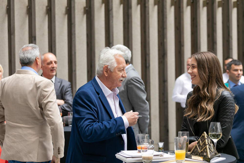 <p>Asocijacija menadžera Crne Gore (AMM) dodijelila je godišnje nagrade najuspješnijim menadžerima i preduzetnicima za 2022. godinu.</p>  <p> </p>