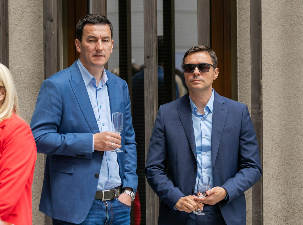 <p>Asocijacija menadžera Crne Gore (AMM) dodijelila je godišnje nagrade najuspješnijim menadžerima i preduzetnicima za 2022. godinu.</p>  <p> </p>