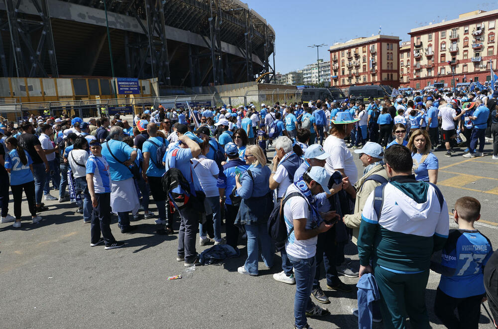 <p>Napoli savladao Fiorentinu (1:0), Osimen postao afrički fudbaler sa najviše golova u Seriji A (47)</p>