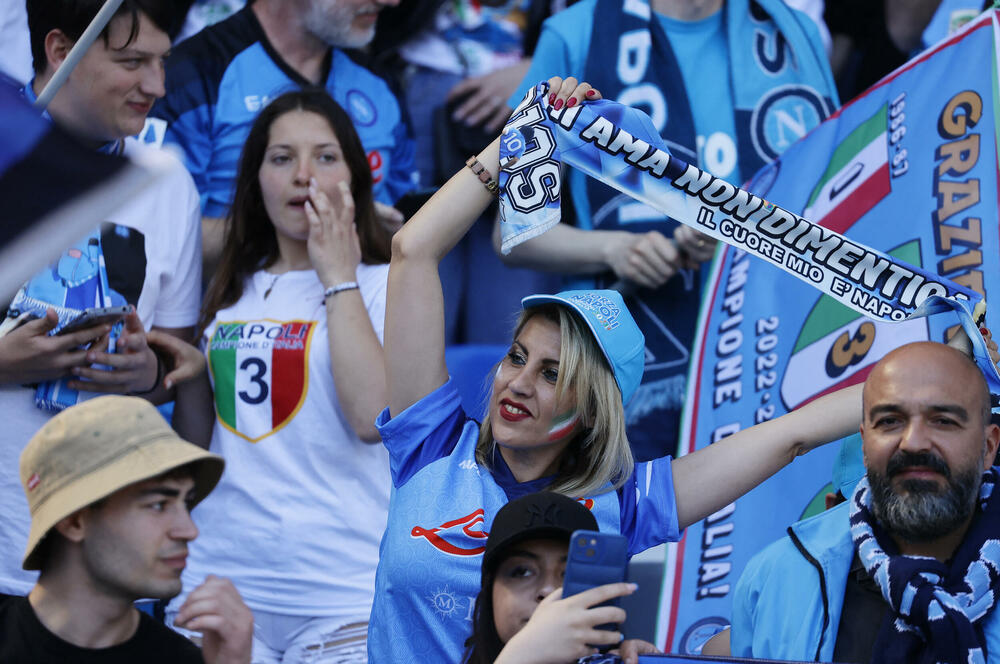 <p>Napoli savladao Fiorentinu (1:0), Osimen postao afrički fudbaler sa najviše golova u Seriji A (47)</p>