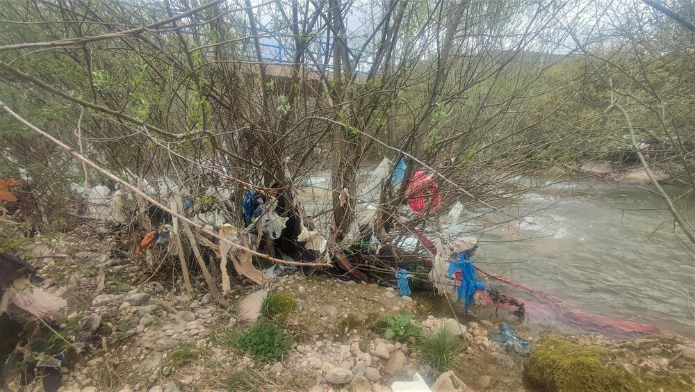 <p>Nikšićka rijeka decenijama čeka da se nesavjesni građani i institucije sjete da je u pitanju vodotok, a ne plutajuća deponija, Komunalna čeka saglasnost Agencije za zaštitu ličnih podataka</p>