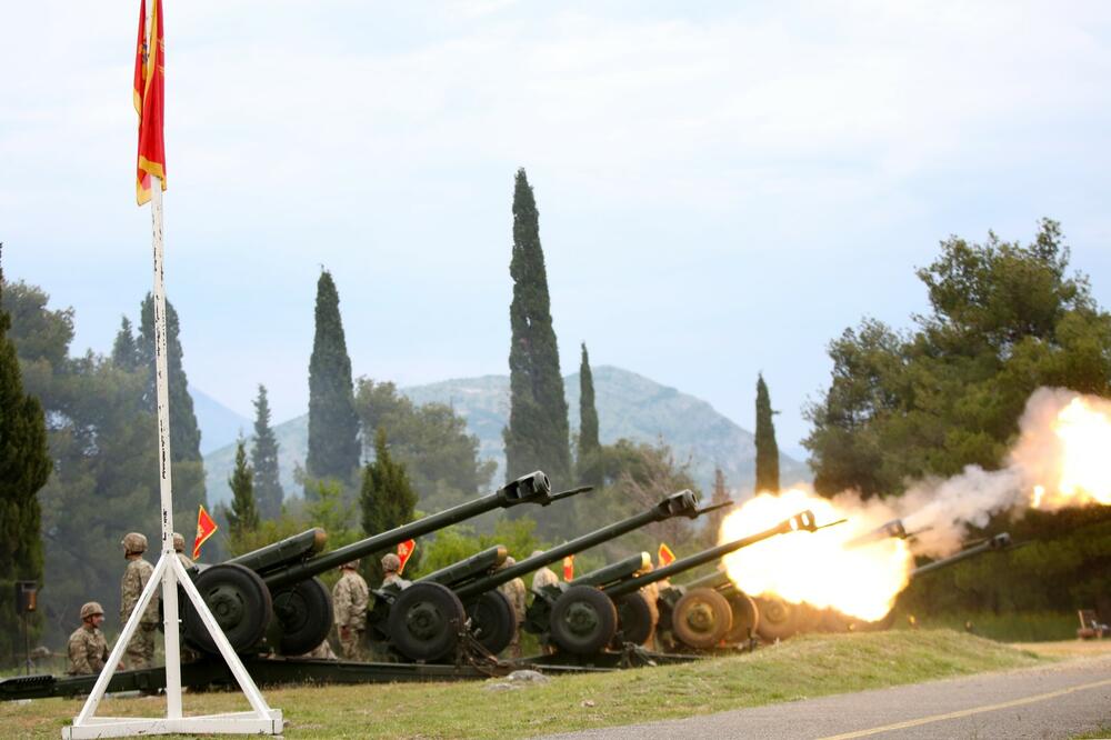 Počasna paljba, Foto: Predsjednik Crne Gore