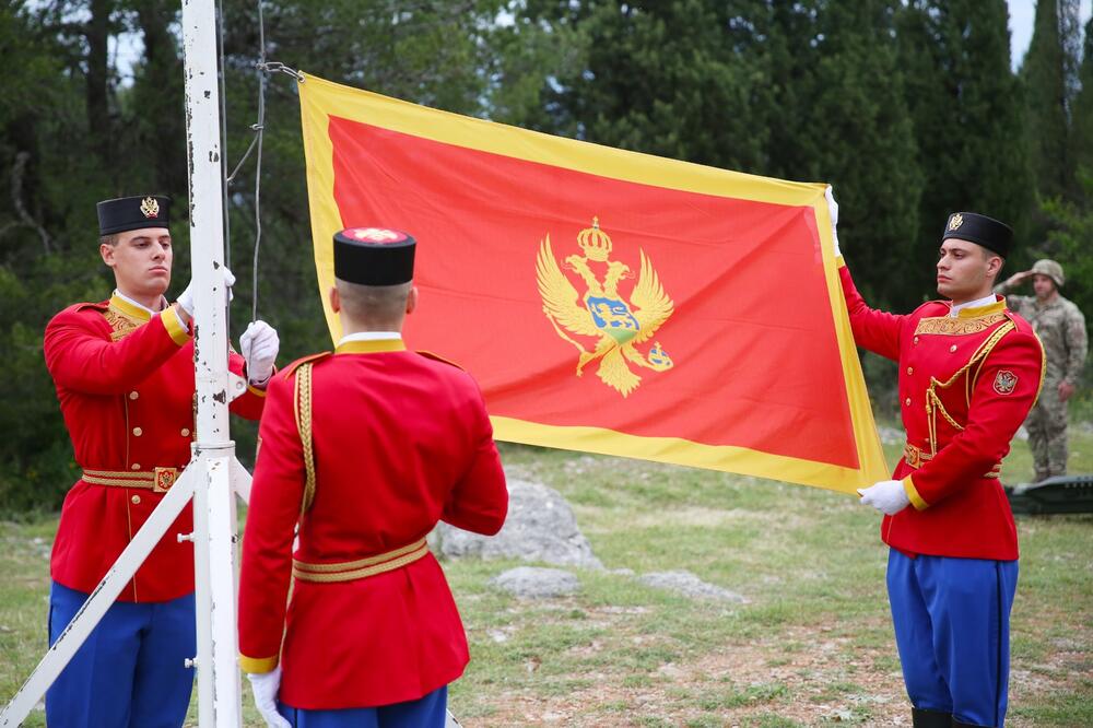 Počasna paljba juče na Gorici, Foto: Predsjednik Crne Gore