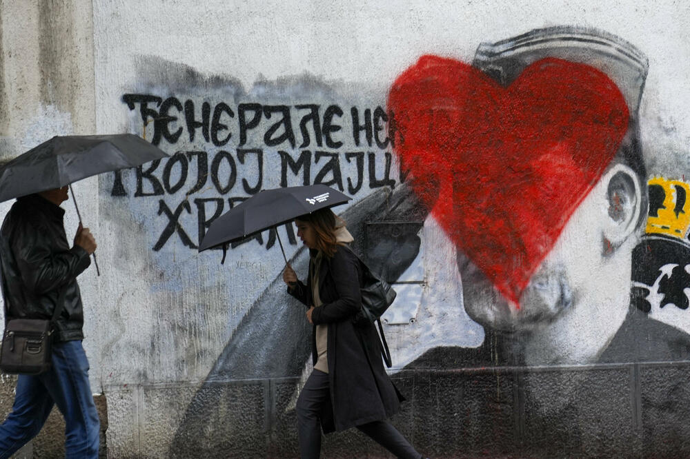 Crveno srce na muralu: Fotografija od juče, Foto: Beta/AP