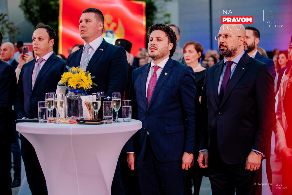 <p>"Čast mi je što služim u Crnoj Gori, koja je u potpunosti stala uz Evropsku uniju protiv ruskog agresorskog rata, i otvorila svoja vrata za hiljada ukrajinskih izbjeglica. Crna Gora je postupila ispravno i pravedno", naglasila je Popa</p>