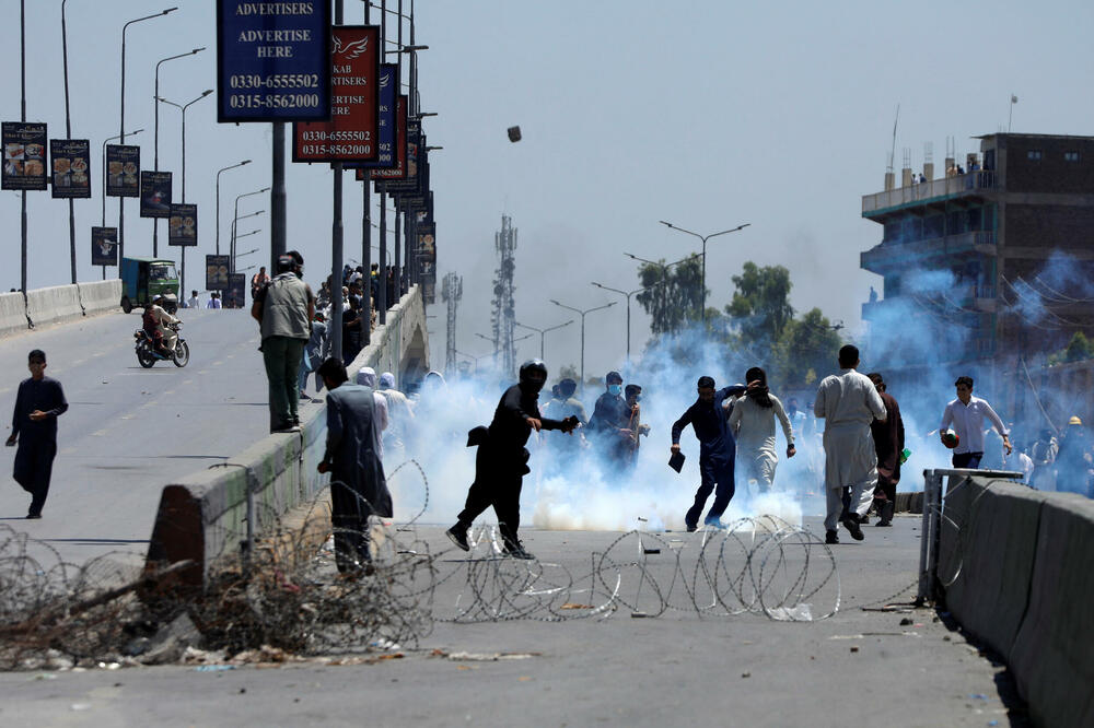 Sukobi policije i Kanovih pristalica, Foto: Reuters