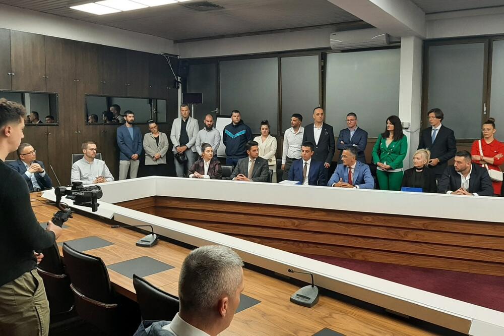 Sa predaje potpisa prije tri dana, Foto: Nikola Dragaš