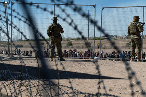 SAD "pritežu" granicu sa Meksikom: Odbijaće azil većini migranata...