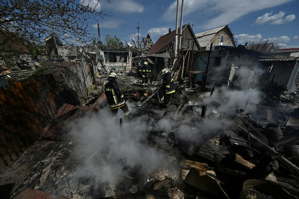Detalj nakon ruskog napada u selu Malokaterinivka u regionu Zaporožja, Foto: Reuters