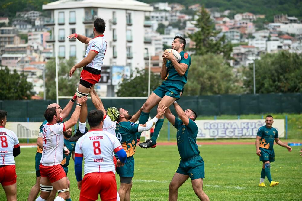 <p>Ovom pobjedom Crna Gora je sezonu završila na trećem mjestu grupe Kupa evropskih nacija - Konferencije 2, sa pet bodova. Srbija je osvojila 15, Bosna i Hercegovina osam, a Turska jedan bod</p>