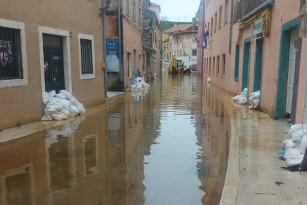 Poplave u Obrovcu, Foto: Reuters