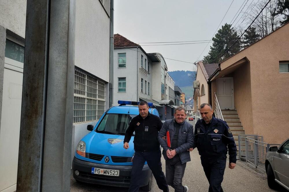 Čokovića sprovode na suđenje (arhiva), Foto: Jadranka Ćetković