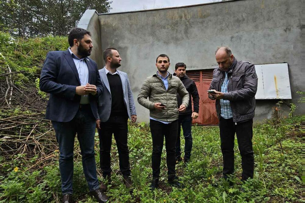 Martinović sa sarsdnicima u Dulovinama, Foto: Opština Kolašin