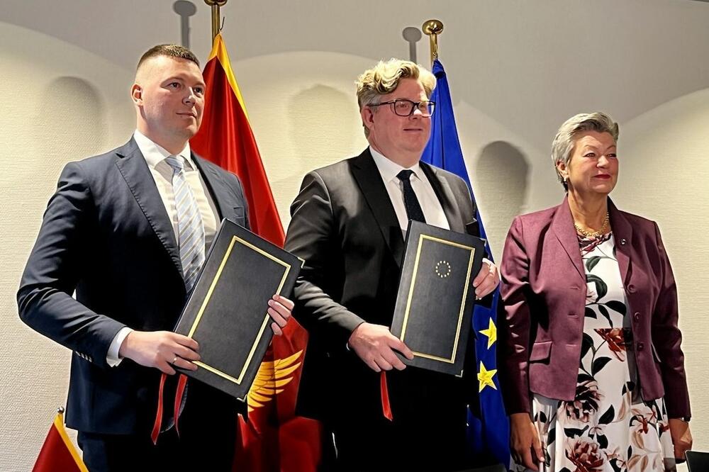 Sa potpisivanja, Foto: MUP