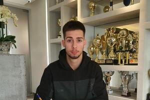 Vladimir Sudar potpisao profesionalni ugovor sa SC Derbijem
