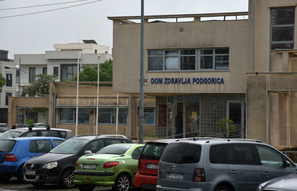 Trenutni sistem zakazivanja stvara gužve u hodnicima domova zdravlja i veliko nezadovoljstvo pacijenata