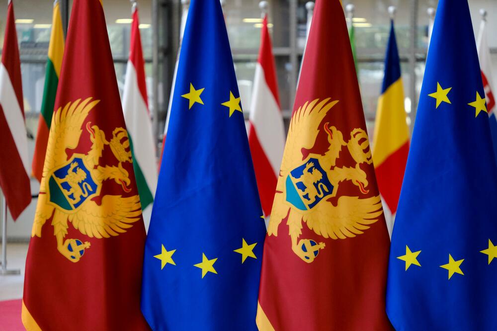 Constitutions of Montenegro and the EU, Photo: Shutterstock